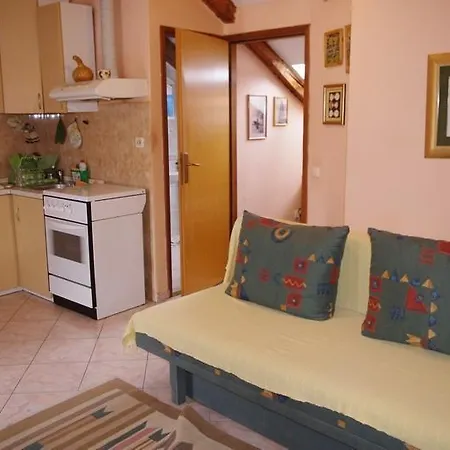 Dimitrijevic Apartment Makarska